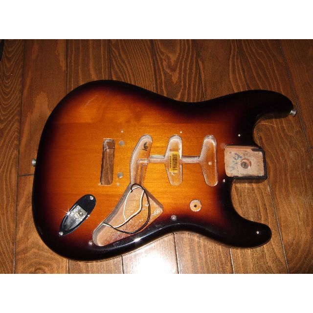 Fender - Fender Classic Player Strat Nitro Body