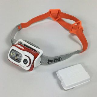 ペツル(PETZL)のペツル スイフト RL Swift RL ヘッドランプ 900ルーメン + リチャージャブル バッテリー PETZL E095BA オレンジ系(その他)