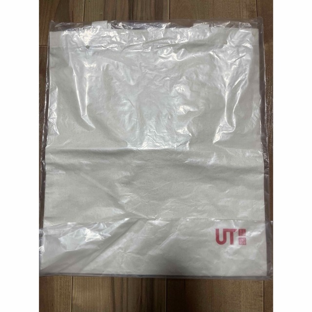 UNIQLO(ユニクロ)のUNIQLO KAWS チャリティTシャツ トートバッグ メンズのトップス(Tシャツ/カットソー(半袖/袖なし))の商品写真