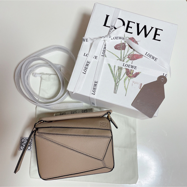 セール 登場から人気沸騰】 LOEWE LOEWE パズルバッグ ミニ サンド ショルダーバッグ