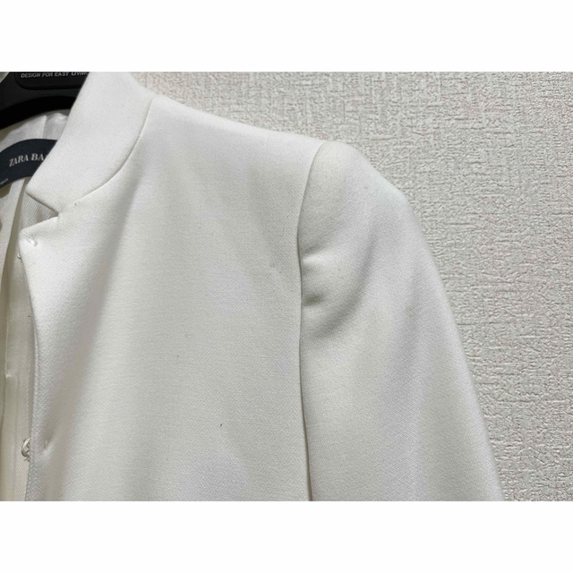 ZARA(ザラ)の新品未使用‼️春にぴったりZARA白ジャケット レディースのジャケット/アウター(ナイロンジャケット)の商品写真