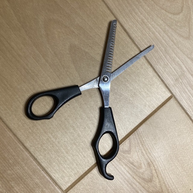 散髪用 毛すきはさみ キッズ/ベビー/マタニティの洗浄/衛生用品(散髪バサミ)の商品写真