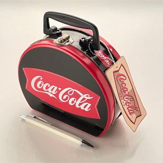 コカコーラ(コカ・コーラ)のコカコーラ　カバン型　缶ケース(ノベルティグッズ)