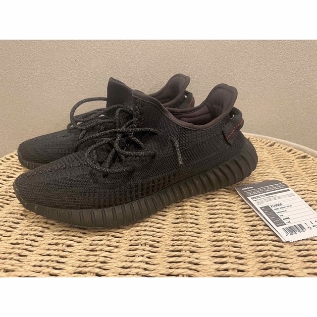 スニーカー週末限定　YEEZY BOOST 350 V2 BLACK  27.5cm