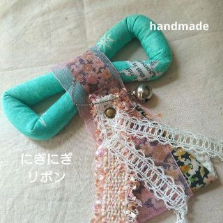 匿名 にぎにぎ ガラガラ 鈴 音のなるおもちゃ 知育玩具 ハンドメイド 魔女っ子(その他)