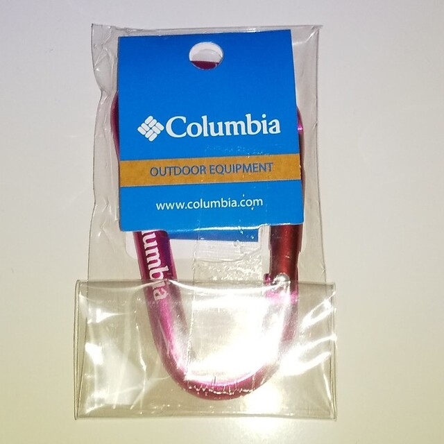 Columbia(コロンビア)の【新品未開封】Columbia カラビナ キーリング ピンク メンズのファッション小物(その他)の商品写真