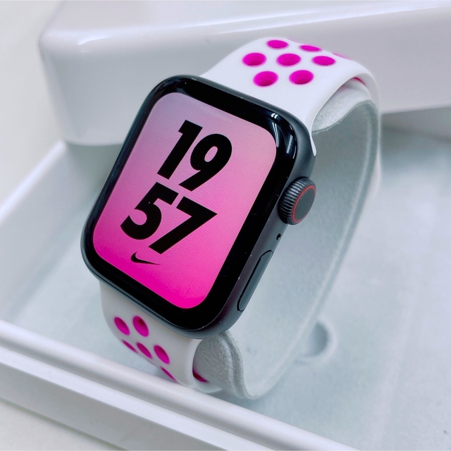 Apple Watch - Apple Watch series4 ナイキ 40mm GPS+セルラーモデル