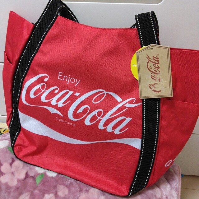 コカ・コーラ(コカコーラ)のコカコーラ バルーン トートバッグ 赤 スポーツ マザーズバッグ レジャー 公園 レディースのバッグ(トートバッグ)の商品写真