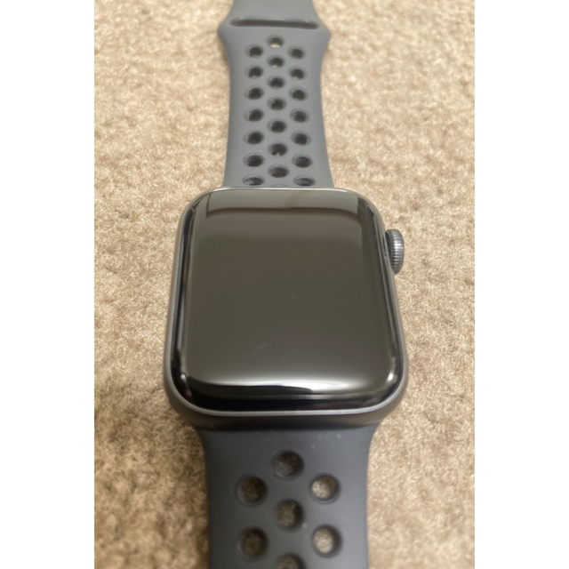 Apple Watch(アップルウォッチ)のアップルウォッチSE（第1世代）40mm NIKE GPSモデル メンズの時計(腕時計(デジタル))の商品写真