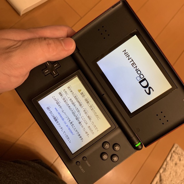 ニンテンドーDS(ニンテンドーDS)のNintendo DS Lite クリムゾンレッド エンタメ/ホビーのゲームソフト/ゲーム機本体(携帯用ゲーム機本体)の商品写真