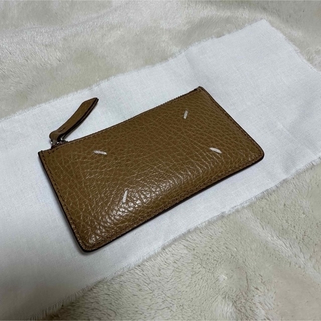 Maison Martin Margiela(マルタンマルジェラ)のメゾンマルジェラ フラグメントケース コインケース ブラウン 最終値下げ レディースのファッション小物(財布)の商品写真