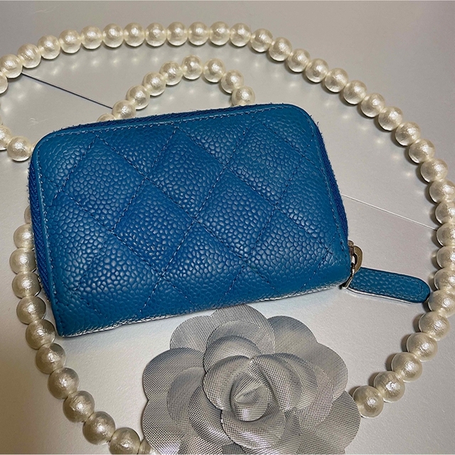 CHANEL(シャネル)の【グラグララララ様専用】海を思わせる爽やかブルーのコインケース＆カードケース レディースのファッション小物(コインケース)の商品写真