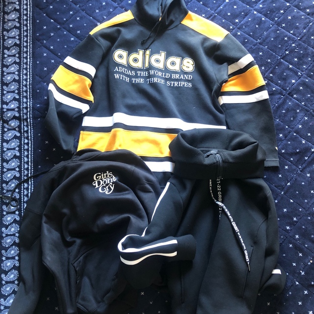 adidas パーカー