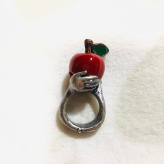 Q-pot. - Q-pot. キューポット 白雪姫 毒リンゴリングの通販|ラクマ