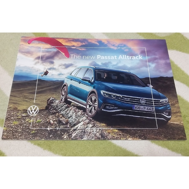 Volkswagen(フォルクスワーゲン)のフォルクスワーゲン　カタログ2冊 自動車/バイクの自動車(カタログ/マニュアル)の商品写真