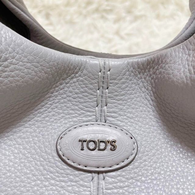 TOD'S(トッズ)の極美品✨TOD'S　トッズ　ショルダーバッグ　ハンド　トート　2way　斜め掛け レディースのバッグ(ショルダーバッグ)の商品写真
