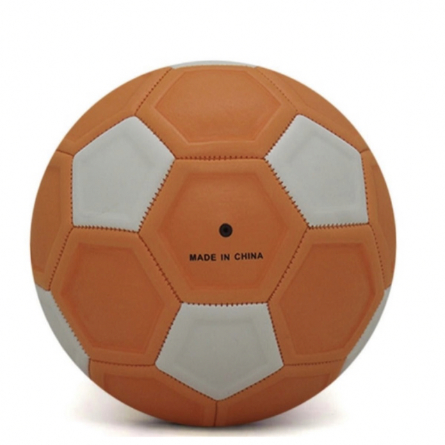 サッカーボール 変化球 サッカー マジックサッカーボール フットサル 芝生 4号 スポーツ/アウトドアのサッカー/フットサル(ボール)の商品写真