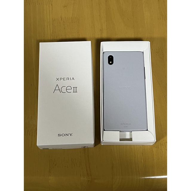 Xperia(エクスペリア)の二台　新品未使用　SONY Xperia Ace III SOG08 グレー スマホ/家電/カメラのスマートフォン/携帯電話(スマートフォン本体)の商品写真
