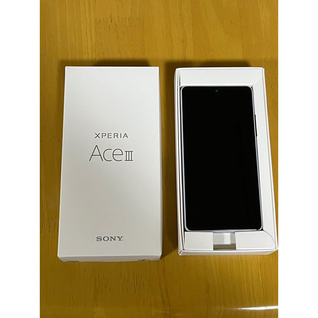 Xperia(エクスペリア)の二台　新品未使用　SONY Xperia Ace III SOG08 グレー スマホ/家電/カメラのスマートフォン/携帯電話(スマートフォン本体)の商品写真