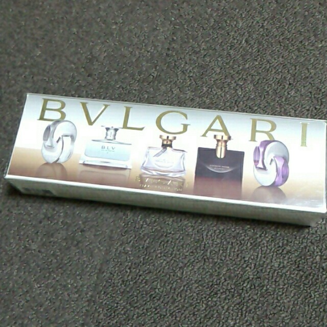 BVLGARI(ブルガリ)の送料込 BVLGARI香水ミニボトル コスメ/美容の香水(香水(女性用))の商品写真