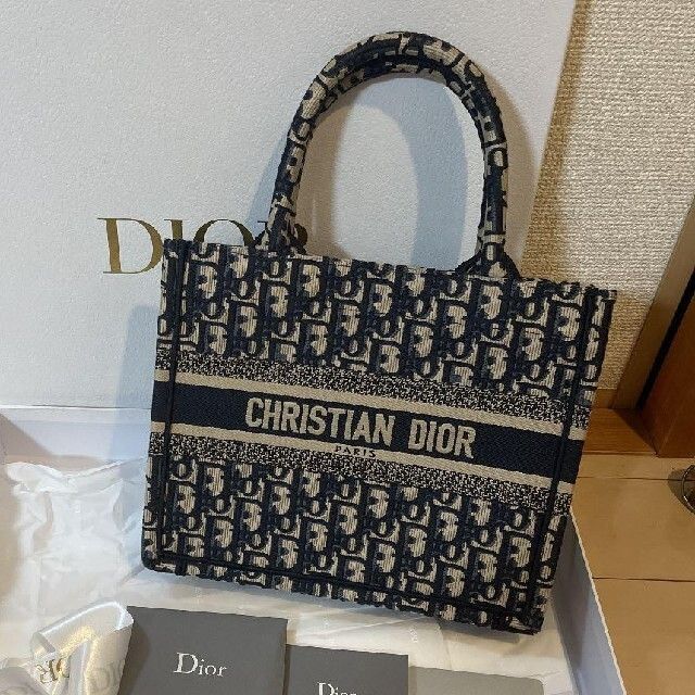 Christian Dior - 値下げ‼️ Dior ブックトート　スモール　2022ss
