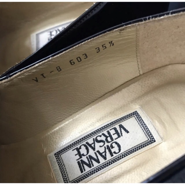 VERSACE(ヴェルサーチ)の♚VERSACE  メデューサ異素材ローファー♚ レディースの靴/シューズ(ローファー/革靴)の商品写真