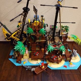 レゴ(Lego)の【中古】レゴ(LEGO) 赤ひげ船長の海賊島 21322(その他)