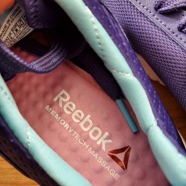 Reebok(リーボック)の【新品】リーボック　クッションスニーカー　ウォーキング　軽量　シューズ　靴　③ レディースの靴/シューズ(スニーカー)の商品写真