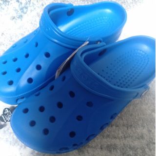 クロックス(crocs)のクロックスBAYAサンダル★新品未使用タグ付き正規品★ブルー(サンダル)