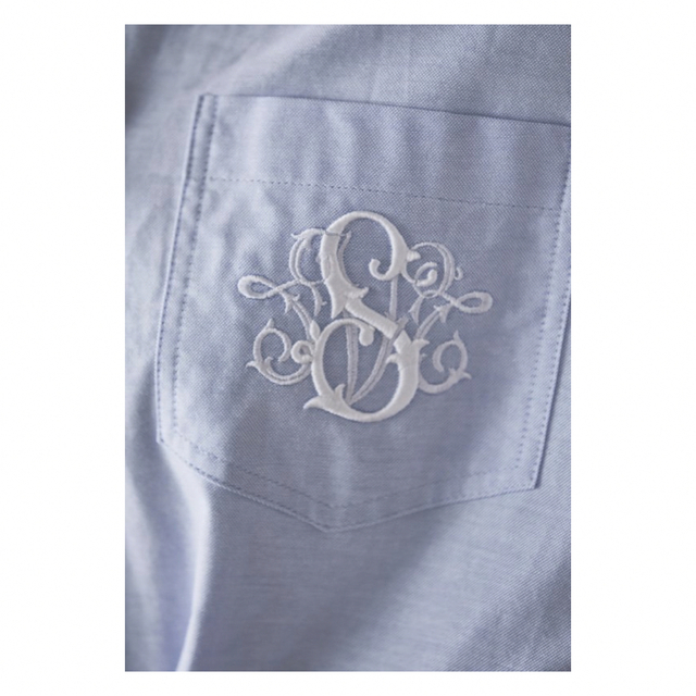 Drawer(ドゥロワー)のSEVENTENbyMIHOKAWAHITOセブンテンSVT刺繍オックスシャツ青 レディースのトップス(シャツ/ブラウス(長袖/七分))の商品写真