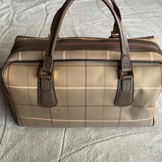 BURBERRY(バーバリー)のヴィンテージ　バーバリーズ 玉虫色　ボストンバッグ ポーチ付き レディースのバッグ(ボストンバッグ)の商品写真