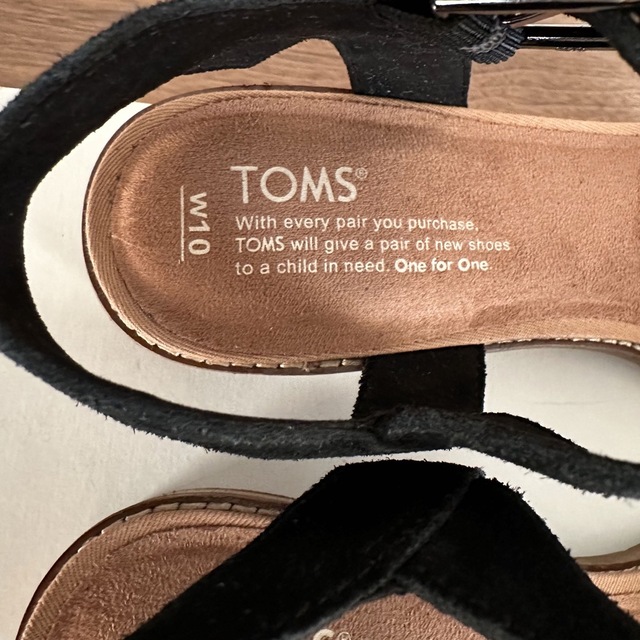 TOMS レディース　サンダル 2