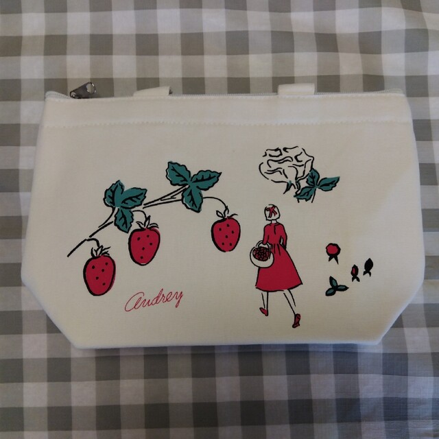 audrey  オードリー　オンラインショップ限定　保冷バッグ　バレンタイン レディースのバッグ(トートバッグ)の商品写真