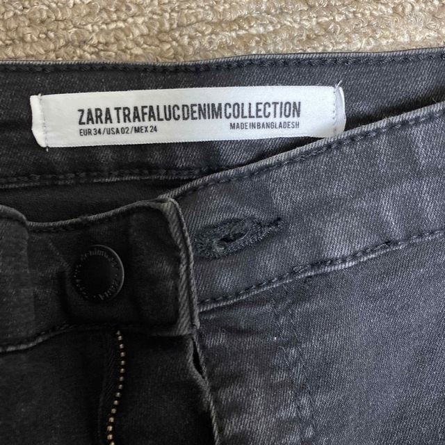 ZARA(ザラ)のZARA ラインパンツ！ レディースのパンツ(カジュアルパンツ)の商品写真