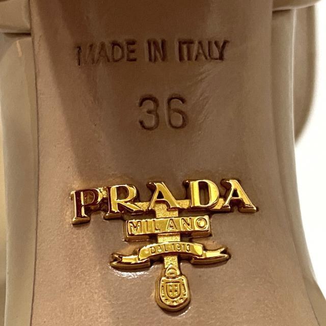 PRADA(プラダ)のプラダ パンプス レディース - ベージュ レディースの靴/シューズ(ハイヒール/パンプス)の商品写真