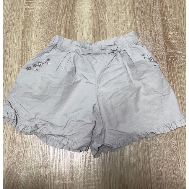 BeBe(ベベ)の美品⭐︎BeBe ズボン キッズ/ベビー/マタニティのキッズ服男の子用(90cm~)(パンツ/スパッツ)の商品写真