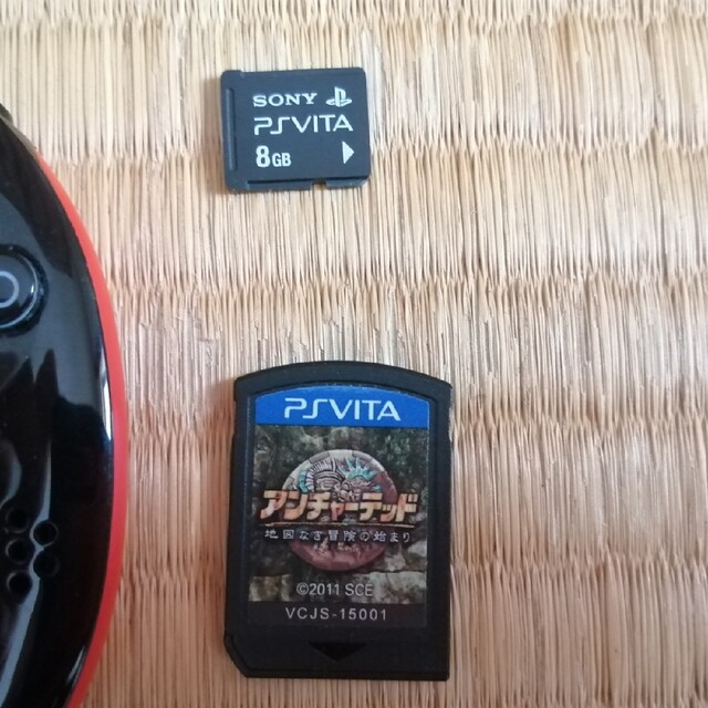 PlayStation®Vita メモリーカード　ケース　ソフト付き