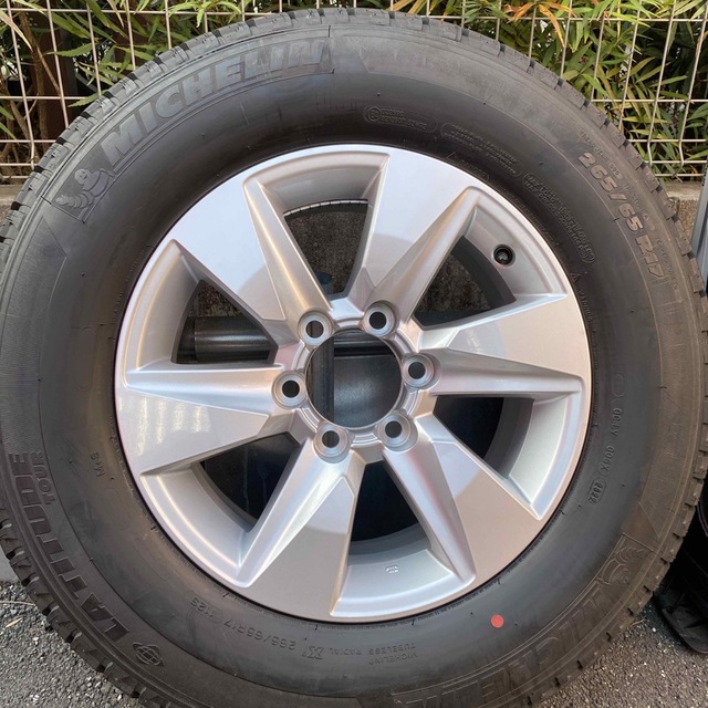 純正タイヤ 4本セット プラド 265 65R17 新車外し - ホイール 純正タイヤ 4本セット プラド 265 65R17 新車外し - ホイール