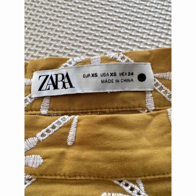 ZARA(ザラ)のZARA ザラ エンブロイダリー Aラインスカート【XS】イエロー レディースのスカート(ロングスカート)の商品写真