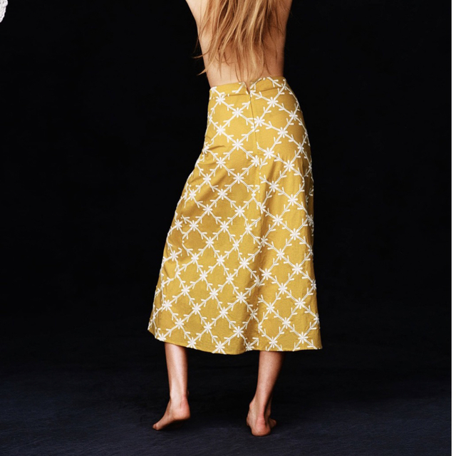 ZARA(ザラ)のZARA ザラ エンブロイダリー Aラインスカート【XS】イエロー レディースのスカート(ロングスカート)の商品写真