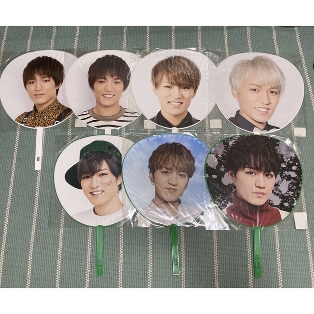 ジャニーズWEST 神山智洋 集合 公式うちわ 「かわいい~!」 7200円 ...