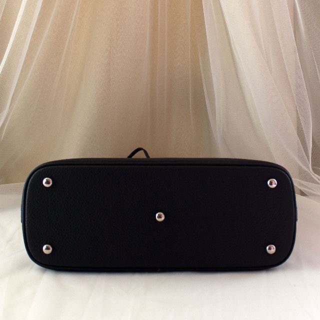 牛本革　2way ハンドバッグ　リボンスカーフ　付き　ブラック レディースのバッグ(ハンドバッグ)の商品写真