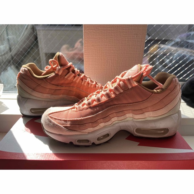 NIKE(ナイキ)の【値下げ】NIKE Air Max 95 Cork Pink (W) レディースの靴/シューズ(スニーカー)の商品写真