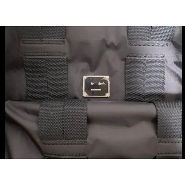 Acne Studios(アクネストゥディオズ)の「美品」 アクネロゴプレート付きトートバッグ ブラック 大容量 レディースのバッグ(トートバッグ)の商品写真