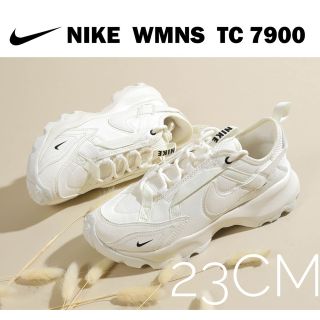 NIKE - 23cm【新品】厚底 超人気 NIKE TC7900 ホワイト ブラックの通販