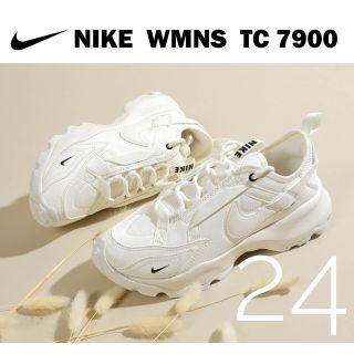 ナイキ(NIKE)の24cm【新品】厚底　超人気　NIKE　TC7900　ホワイト　ブラック(スニーカー)