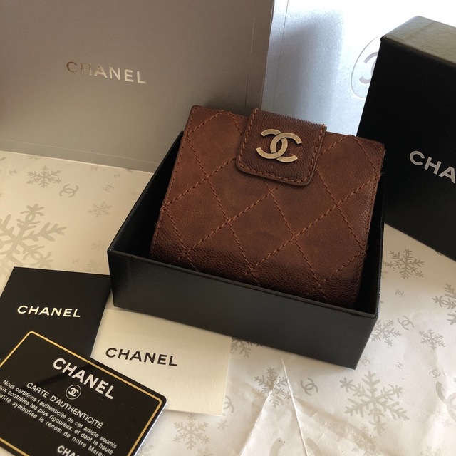 CHANEL(シャネル)のシャネルヴィンテージレザーダブルホック財布 レディースのファッション小物(財布)の商品写真