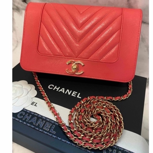 CHANEL シャネル レザー マドモアゼル ココマーク チェーン ショルダーウォレット 長財布 - ピンク by