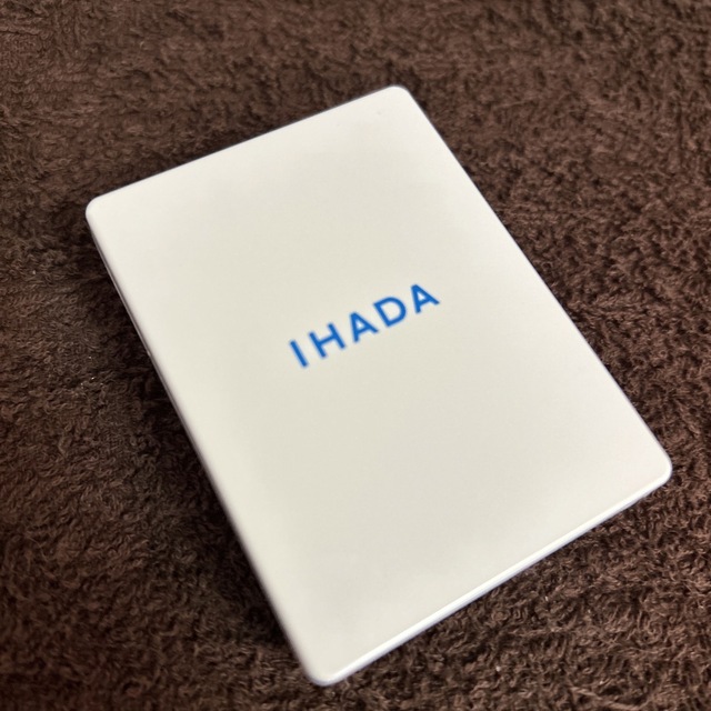 IHADA(イハダ)のイハダ　薬用フェイスプロテクトパウダー コスメ/美容のベースメイク/化粧品(フェイスパウダー)の商品写真