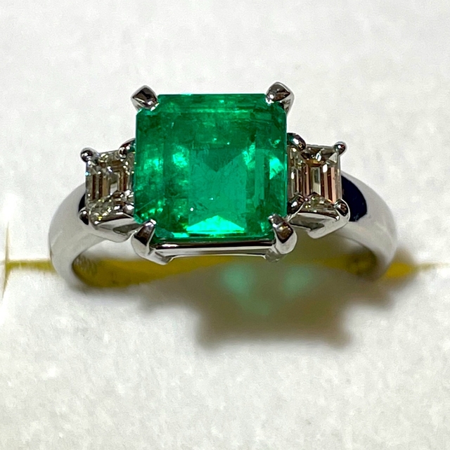 ☆Pt900 エメラルド2.46ct&ダイヤ付きリング☆